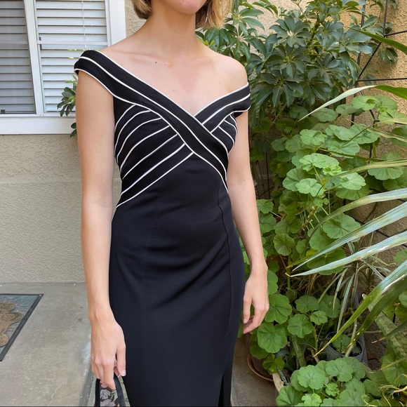 Vintage black/silver Tadashi maxi dress with deep slit in front - Picture 2 of 9